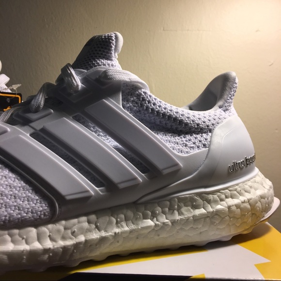 adidas Ultra Boost 2.0 Triple White - Size: 8.5 - Picture 2 of 7